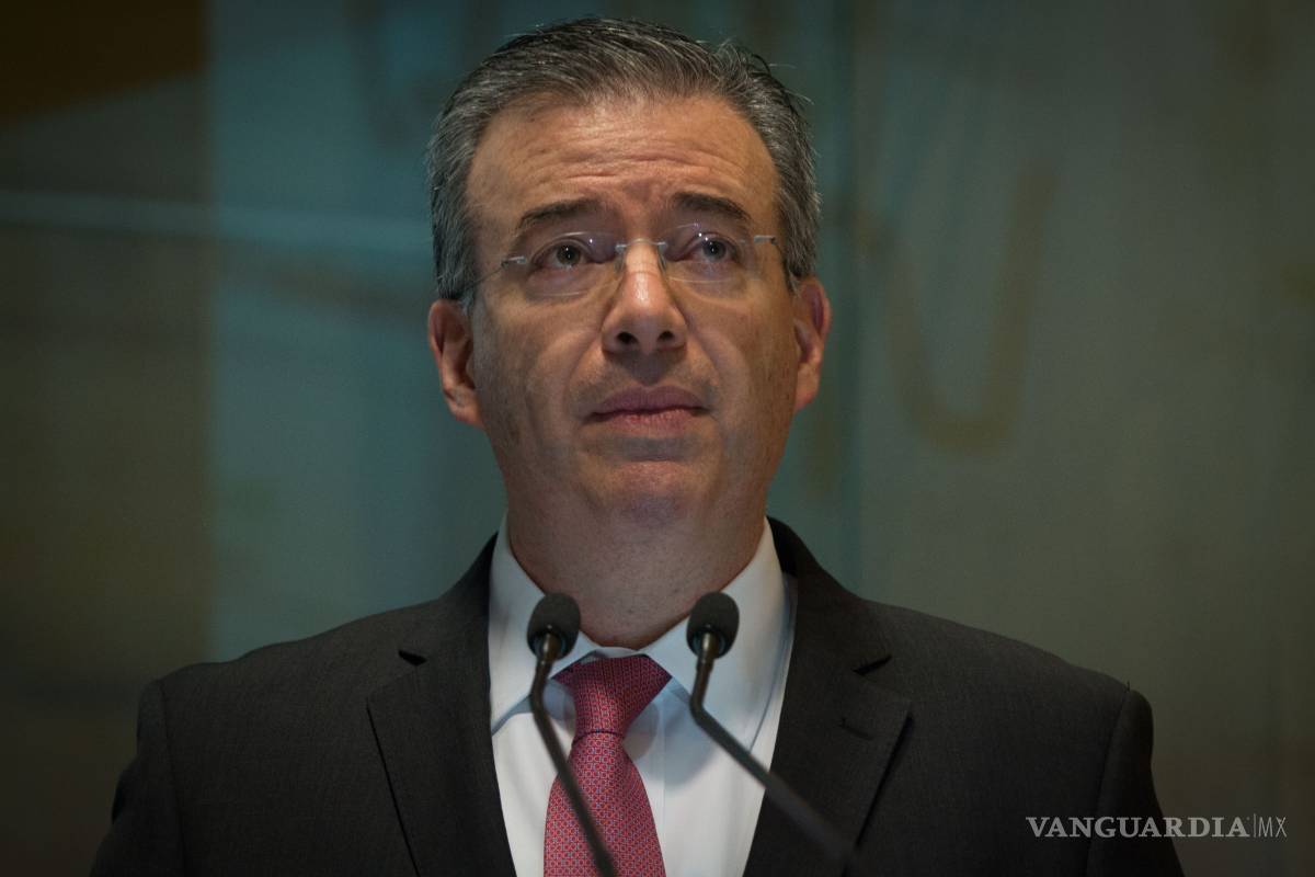 Importante que el Gobierno atienda el factor de riesgo que es Pemex: Banxico