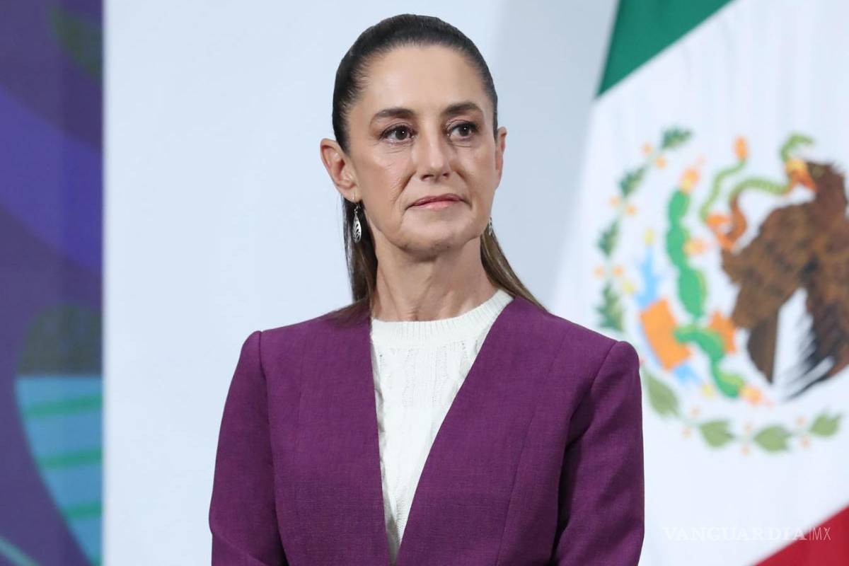 Se puede decir que Claudia se halla entre dos ‘fuegos’