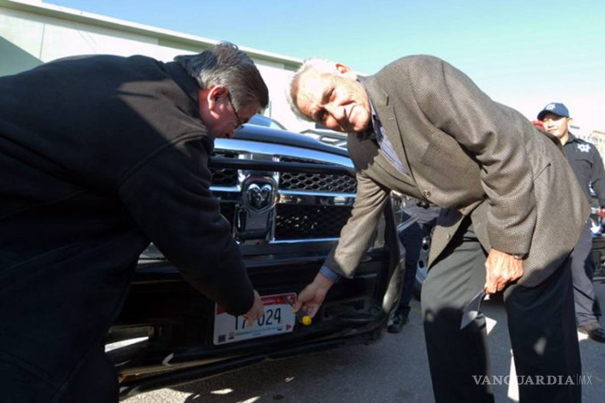 Jesús Mario Flores sustituye a Fernando Purón como candidato a diputado federal