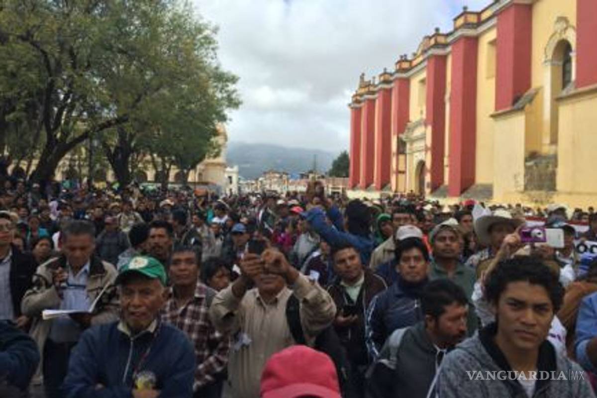 $!Obispo Vera encabeza marcha en Chiapas