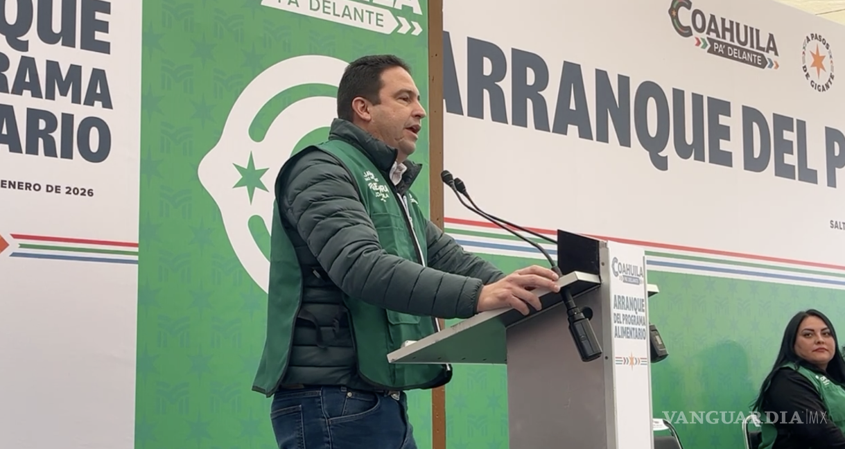 $!El alcalde de Saltillo, Javier Díaz, destacó que el programa alimentario forma parte de una estrategia estatal de atención social focalizada, orientada a llevar apoyos directos a las colonias y comunidades que más lo necesitan.