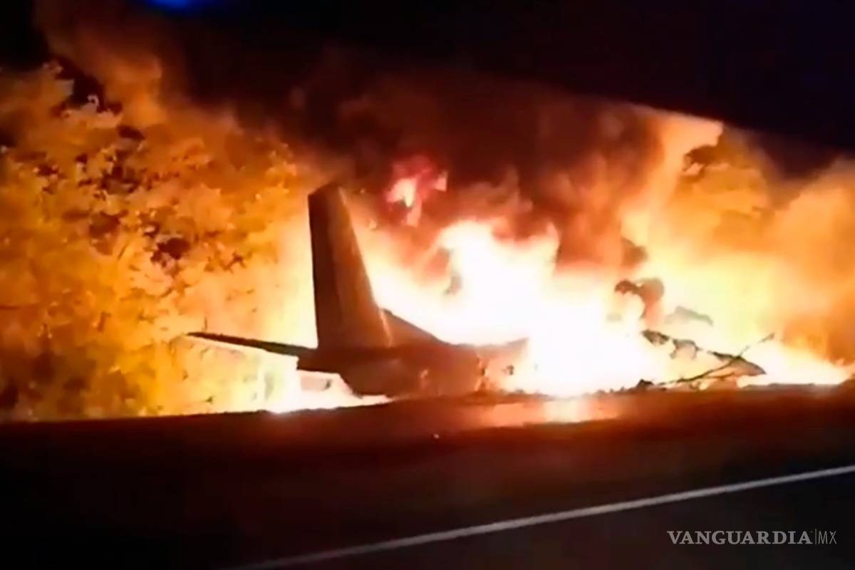 Avión militar se estrella en Ucrania: hay al menos 20 muertos