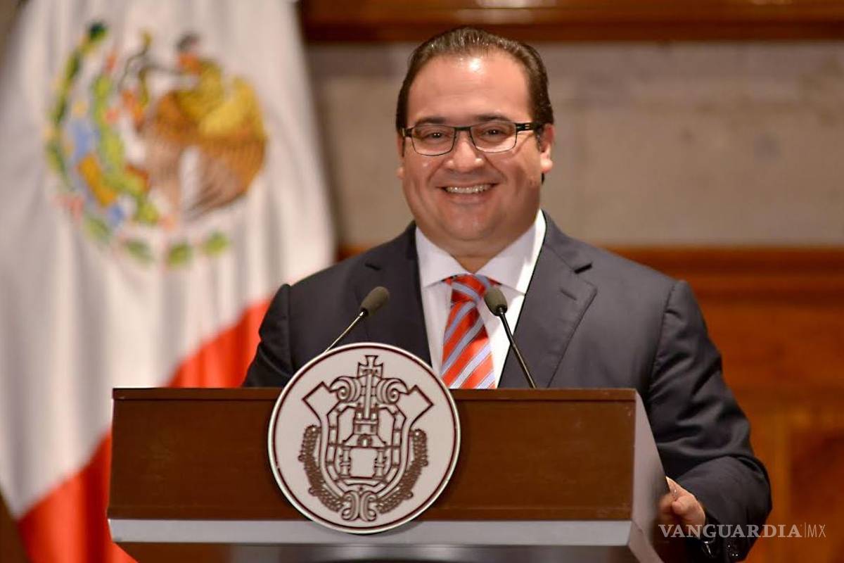 Giran orden de aprehensión a Javier Duarte; ya huyó