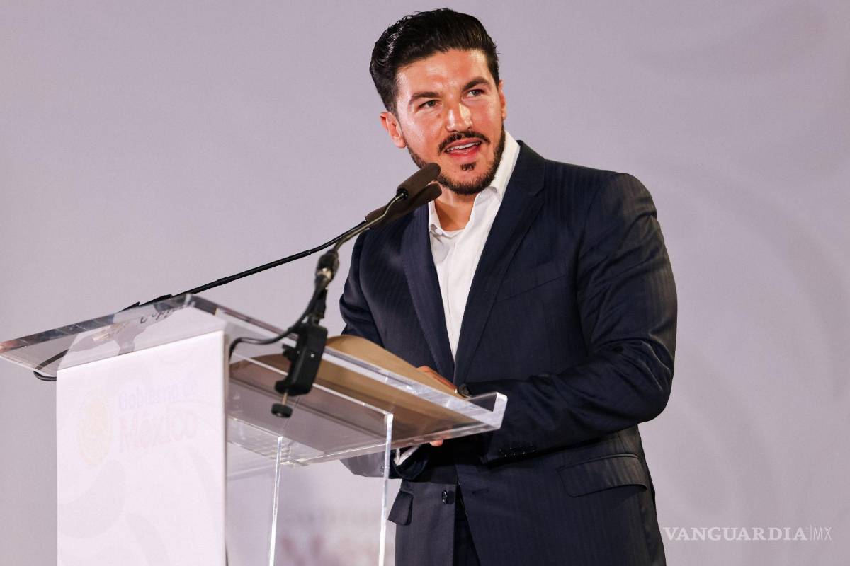 Duplica Samuel García altos sueldos de su Gabinete en Nuevo León