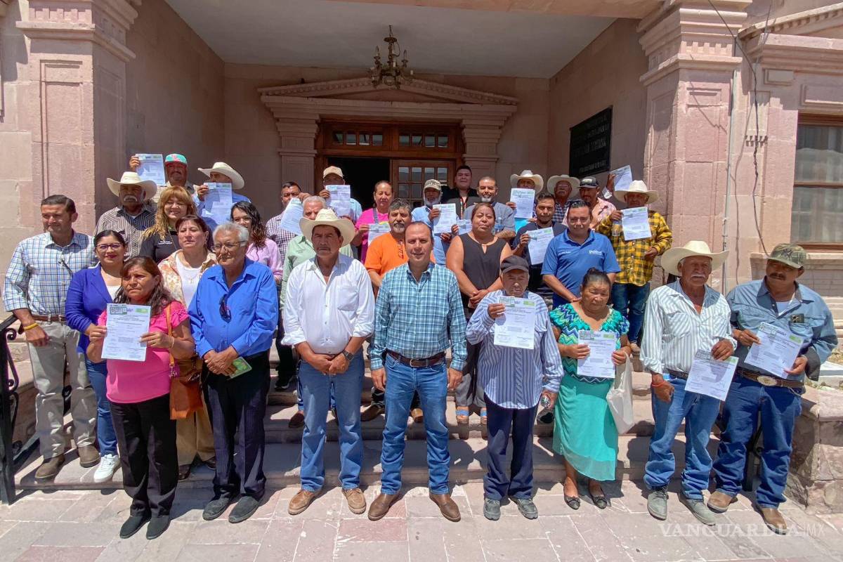 Entregan en Parras registros de fierro para identificar ganado