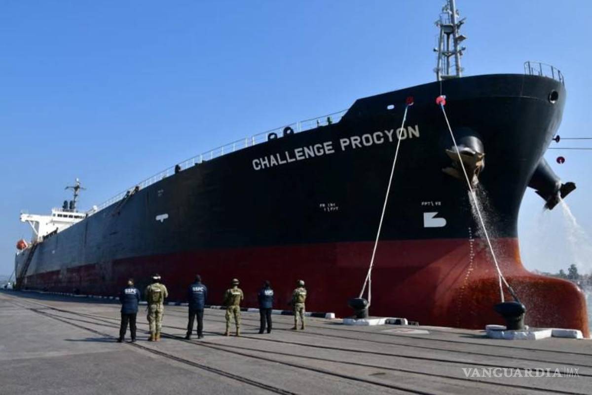 Sobrinos de almirante acusado de huachicol fiscal llamaron 67 mil veces a las aduanas