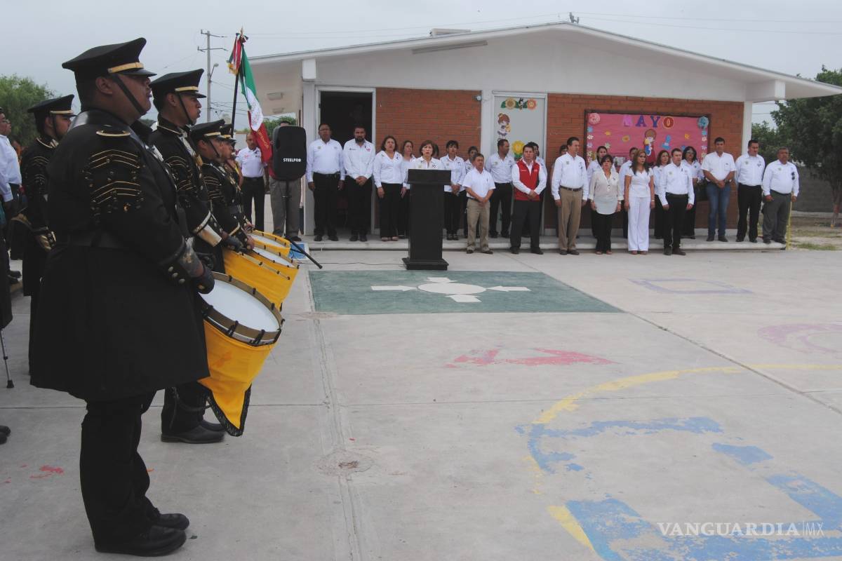 Rinden homenaje a víctimas de tornado en Acuña