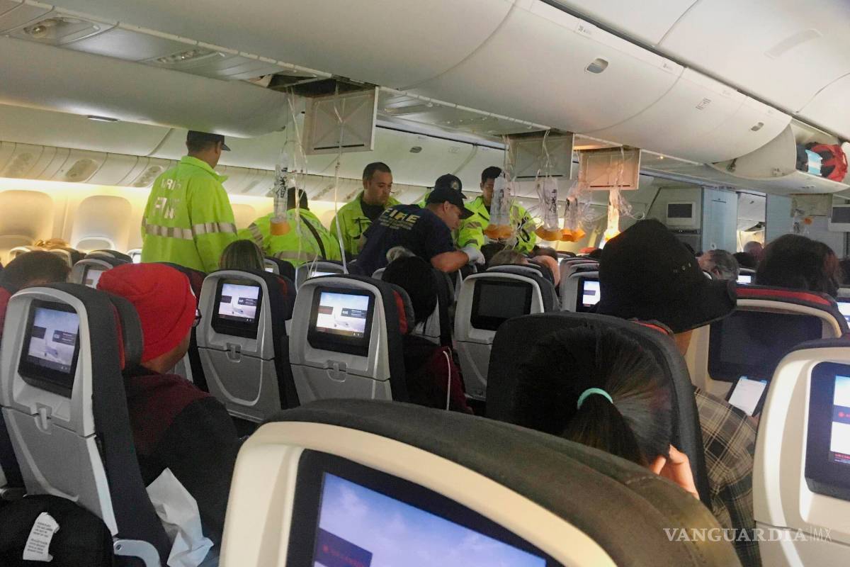 Pasajeros de Air Canada son violentamente arrojados al techo del avión en pleno vuelo por una turbulencia