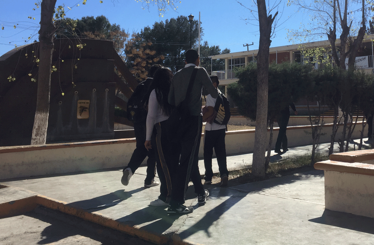 Piden a estudiantes 'cooperacha' para pagar sueldo a maestro en el Cetis-48 de Saltillo