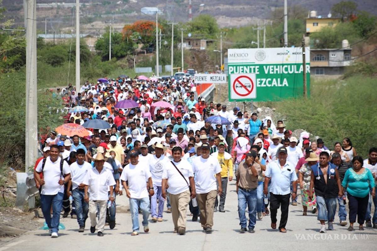 En Guerrero diez pueblos toman las armas para formar su propia policía, ante desdén del Gobierno