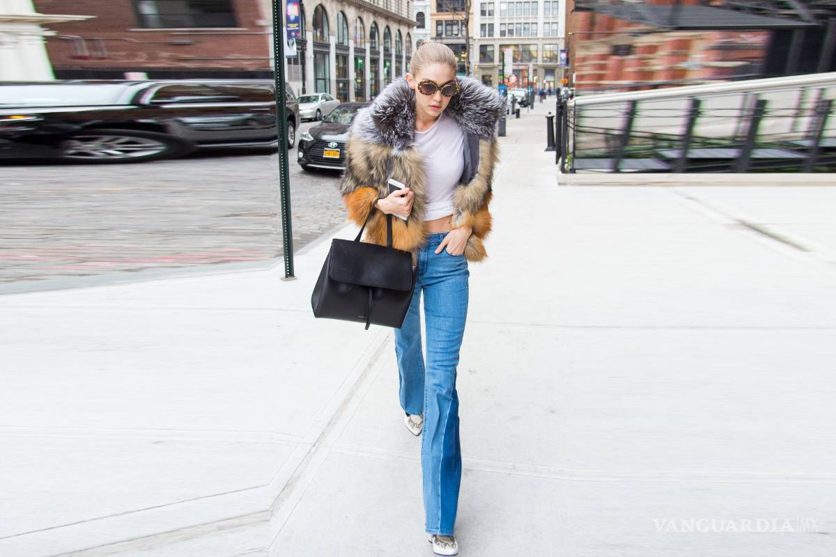 Activistas sorprenden y gritan 'asesina' a Gigi Hadid por usar pieles