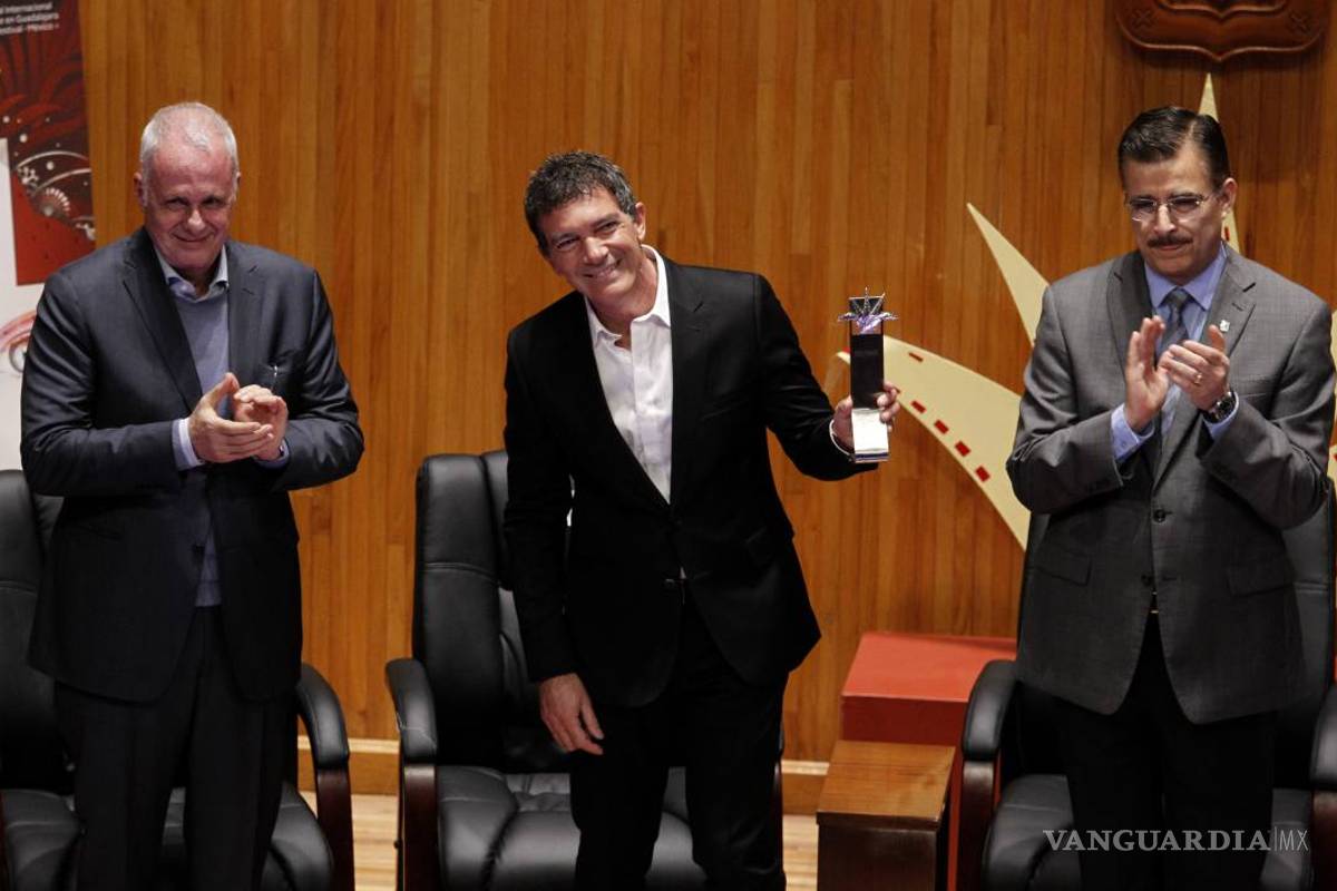 Antonio Banderas es galardonado con el Mayahuel de Plata