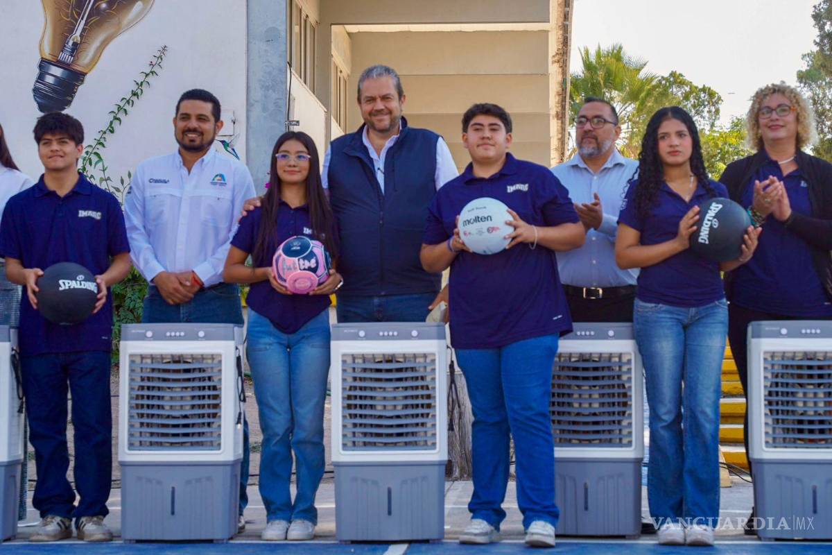 Ramos Arizpe entrega apoyos educativos al IMARC en beneficio de 450 estudiantes