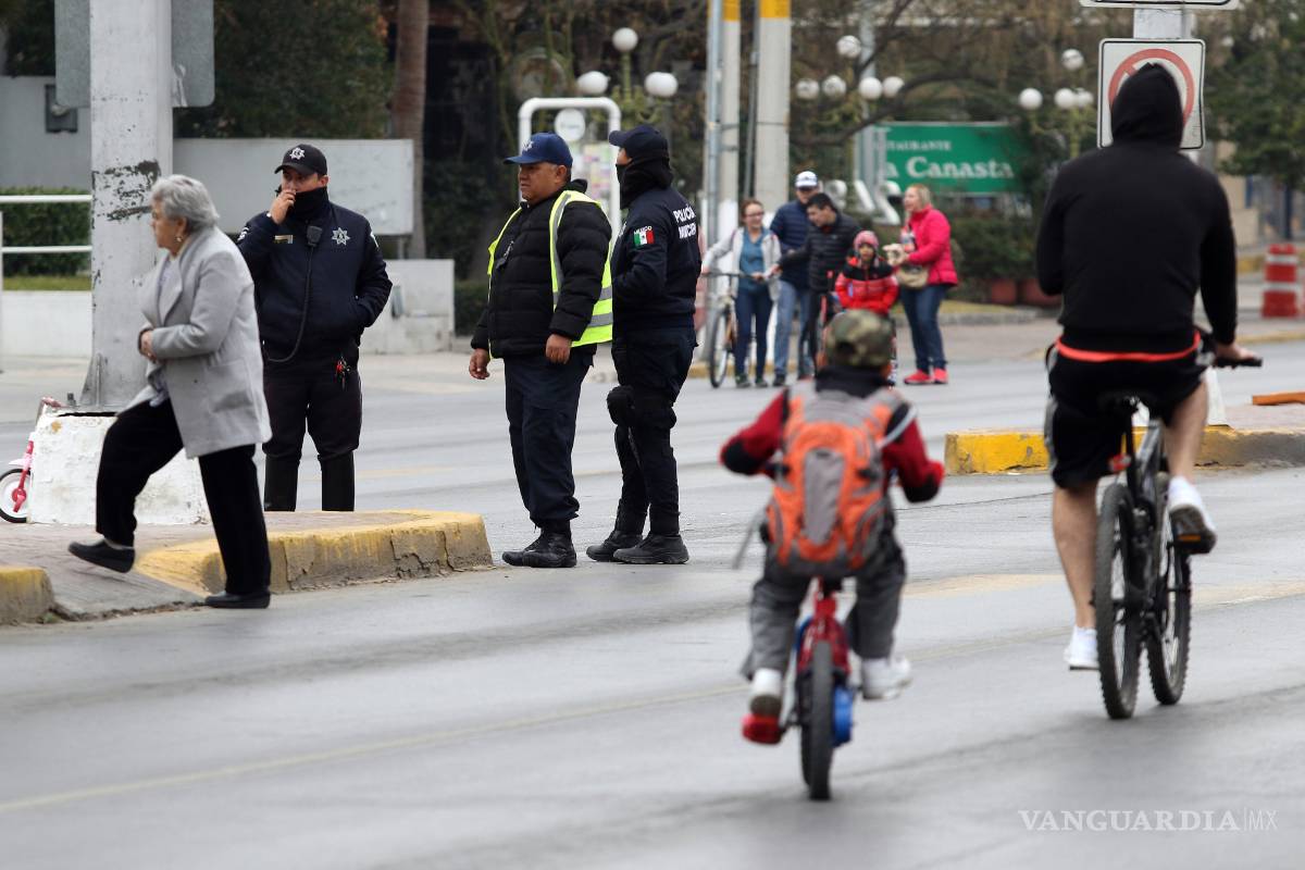 Sobrevigilado por 150 policías, paseo dominical de Saltillo