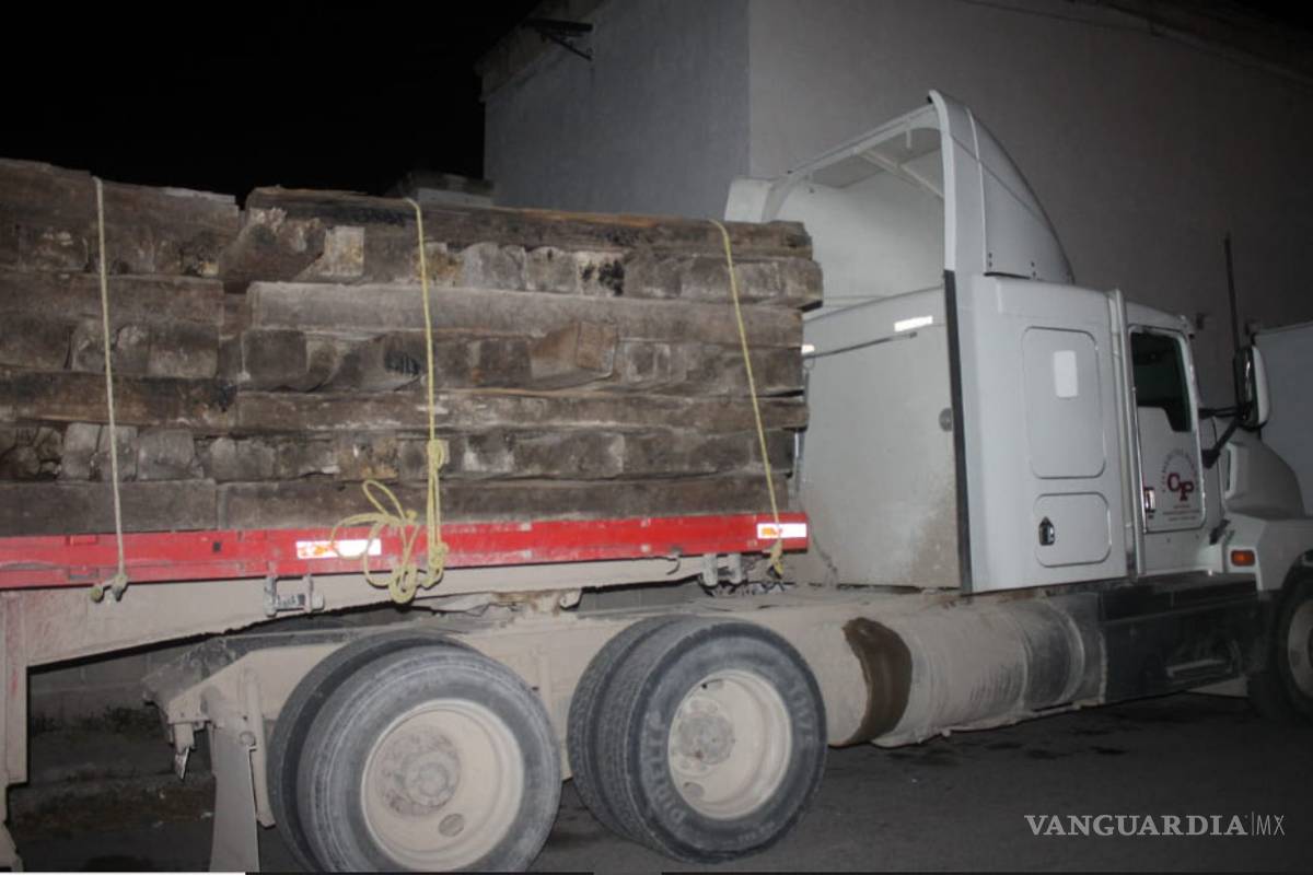 Robaban durmientes en ‘tráiler de exalcalde’ de Parras; son detenidas 9 personas