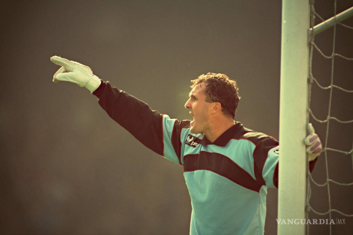 $!¡¿Estás 'Loco', Abreu?! El delantero uruguayo llega a su equipo número 29