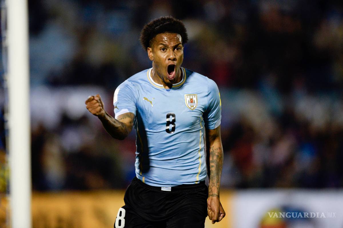Uruguay golea 3-0 a Colombia y lidera eliminatorias