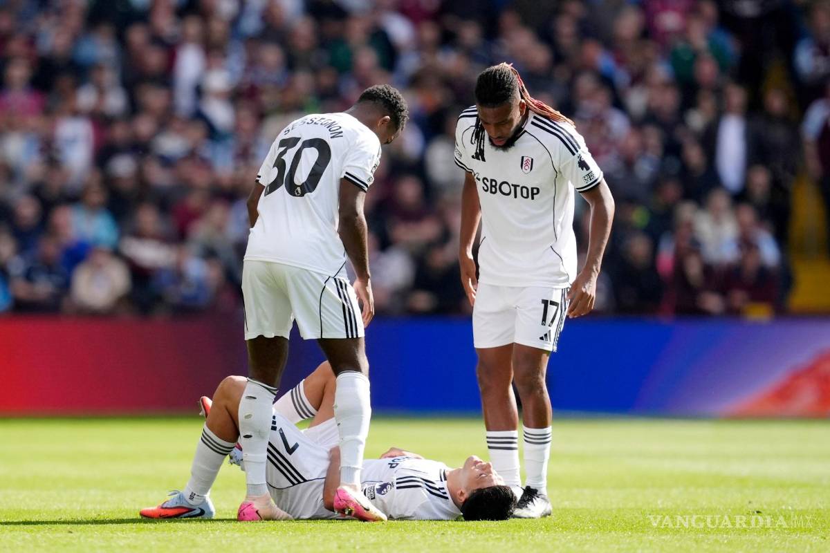 Domingo agridulce para Raúl Jiménez: marca pero sale lesionado en la Premier League