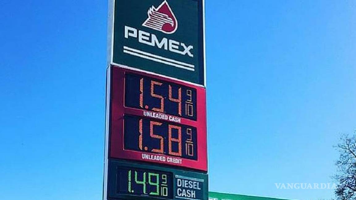$!Pemex vende gasolinas 50% más baratas en EU; aquí le pagamos IEPS, IVA, y al líder sindical Romero Deschamps…
