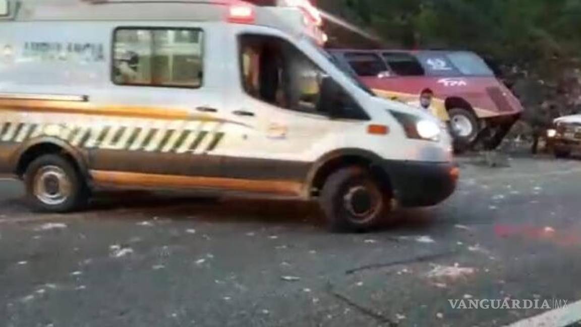 Choque de camión deja 13 muertos y 21 heridos