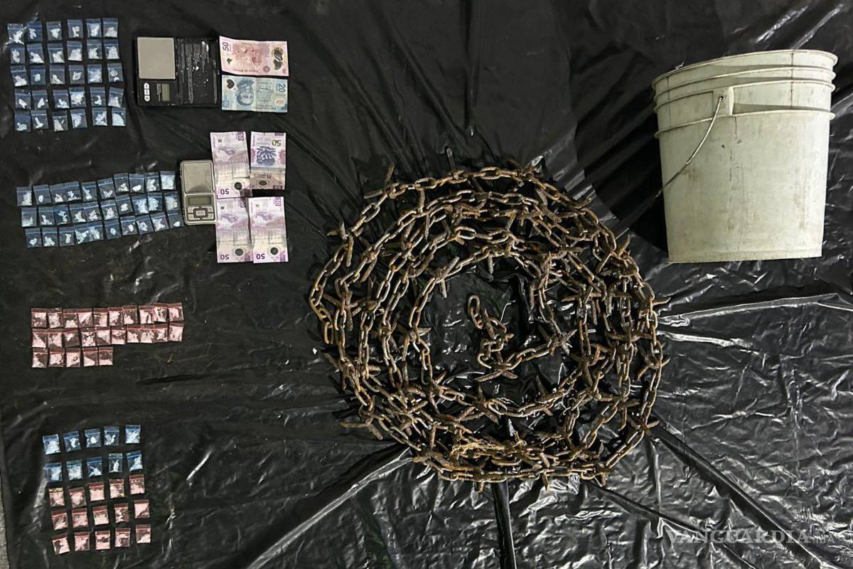 Una menor de 14 años y cuatro adultos son detenidos con 130 dosis de cristal, en Nuevo León