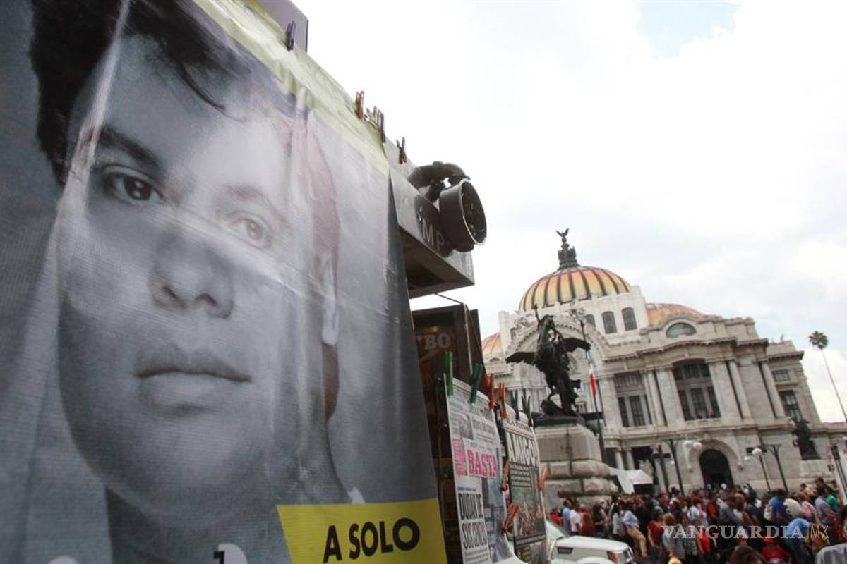 30 años del histórico disco "Juan Gabriel en el Palacio de Bellas Artes”