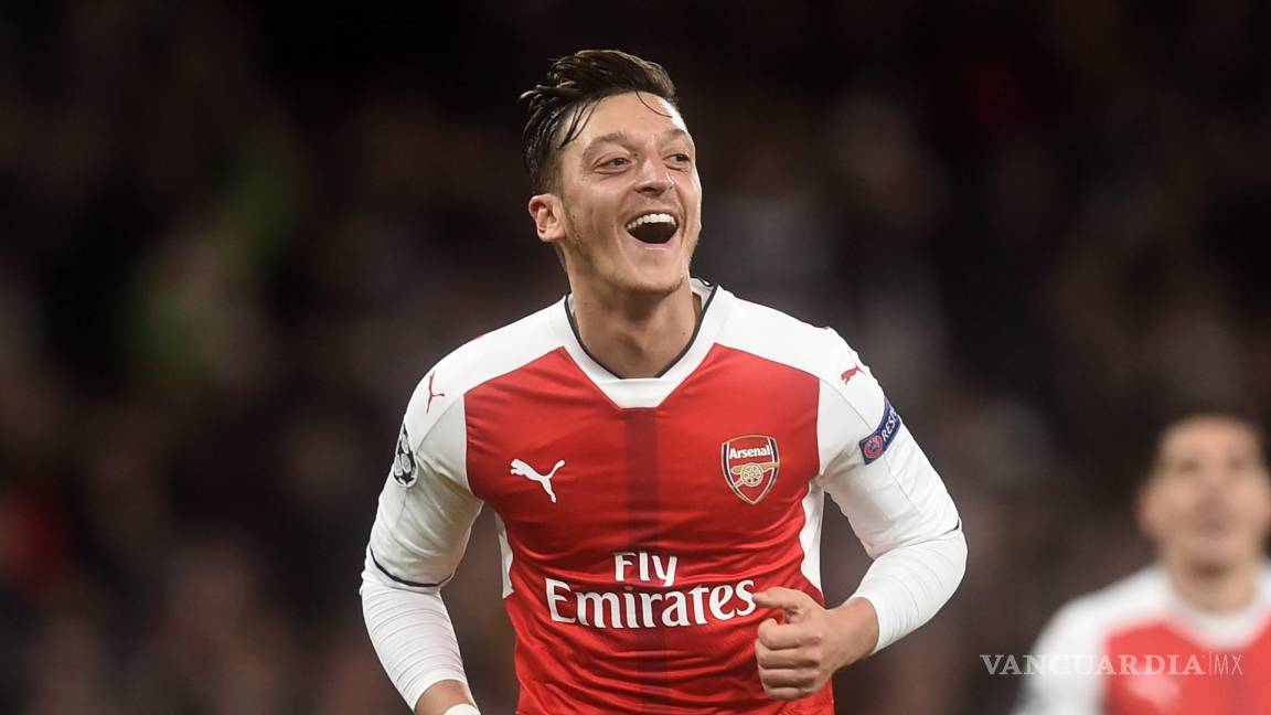 Tras su despido, Mesut Özil se ofreció a pagar el sueldo de Gunnersaurus