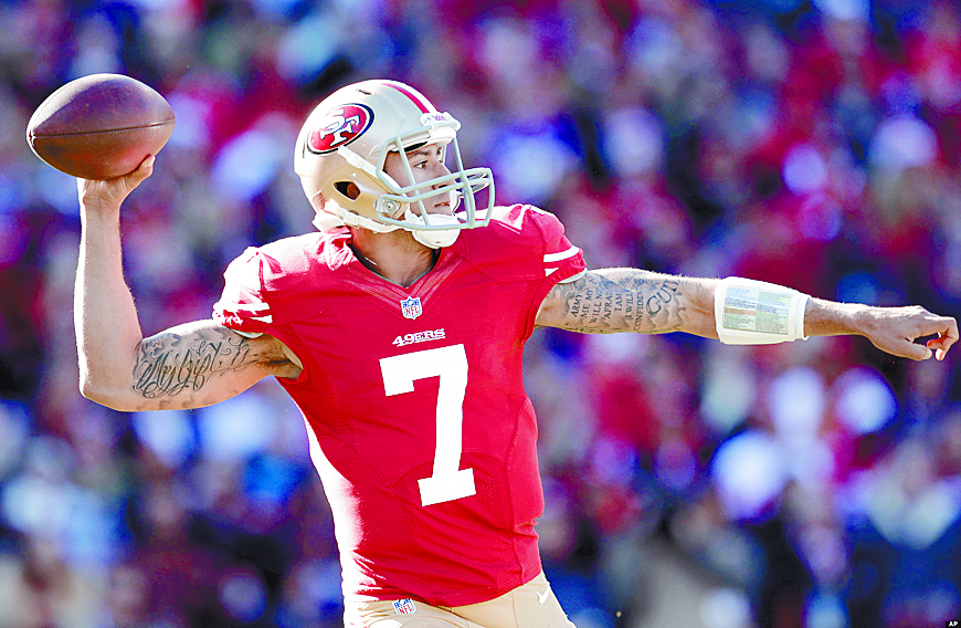 Colin Kaepernick se quedaría en los 49ers