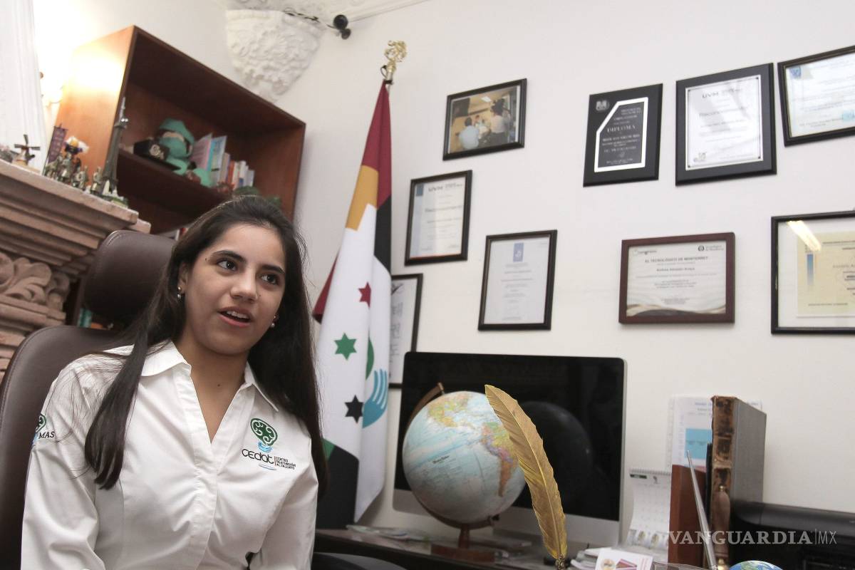 Dafne Almazán Anaya, licenciada en psicología a los 13 años