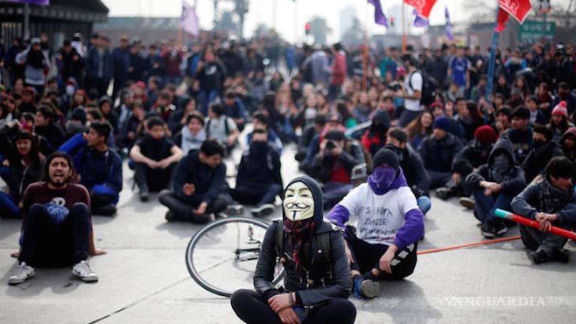 Estudiantes chilenos vuelven a las calles para exigir mejor educación y rechazar reforma