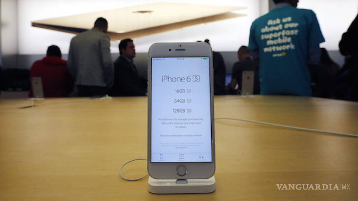 Samsung podría pagar 399 mdd a Apple por “copiar” algunas partes del diseño de sus teléfonos