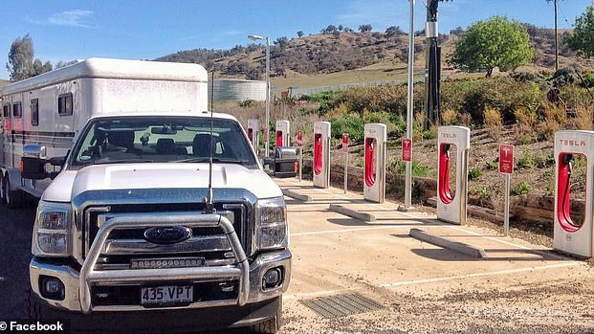 Cada vez más ataques contra coches autónomos y eléctricos, ¿cuál es la razón?