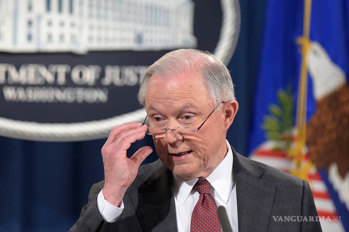 Sessions se niega a investigar la interferencia de Rusia en las elecciones de EU