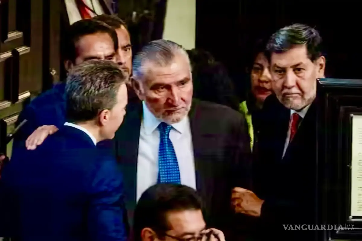 $!Al centro, Adán Augusto López, con senadores de MORENA y afines.