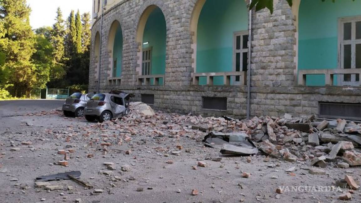 Dos fuertes sismos dejan 68 heridos en Albania