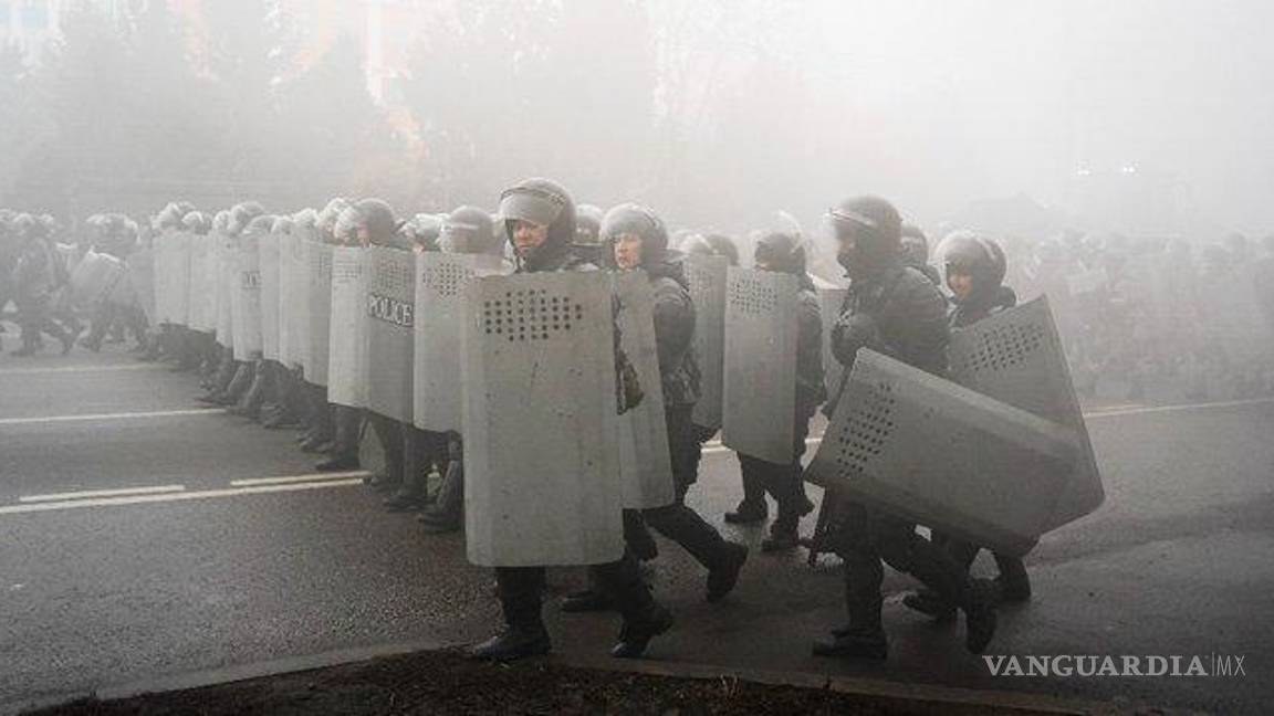 $!El contingente, formado por tropas rusas, bielorrusas, armenias, tayikas y kirguisas, tendrá la misión de “proteger las instalaciones estatales y militares”