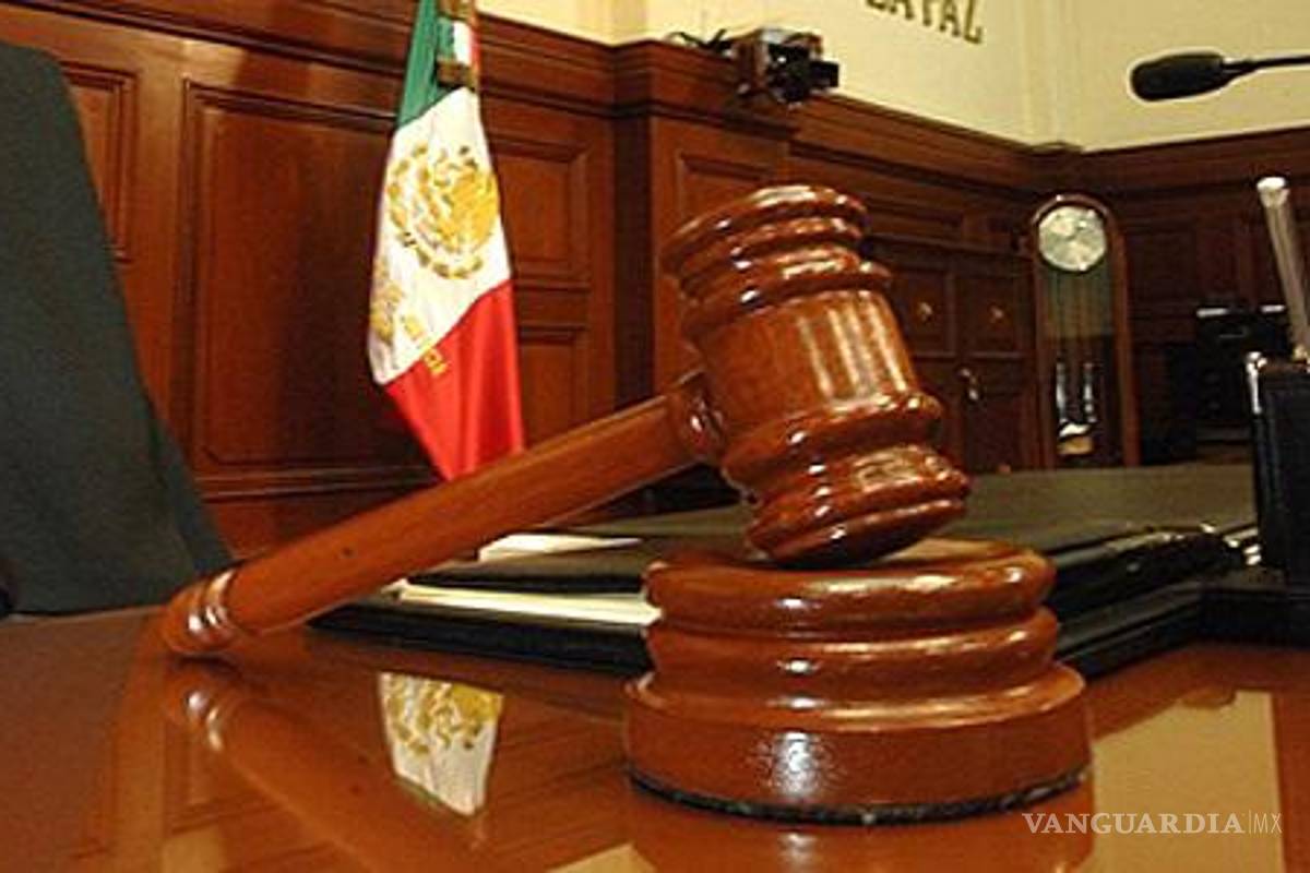 No pueden salir del país aquellos que deban pensión alimenticia, determina la Suprema Corte