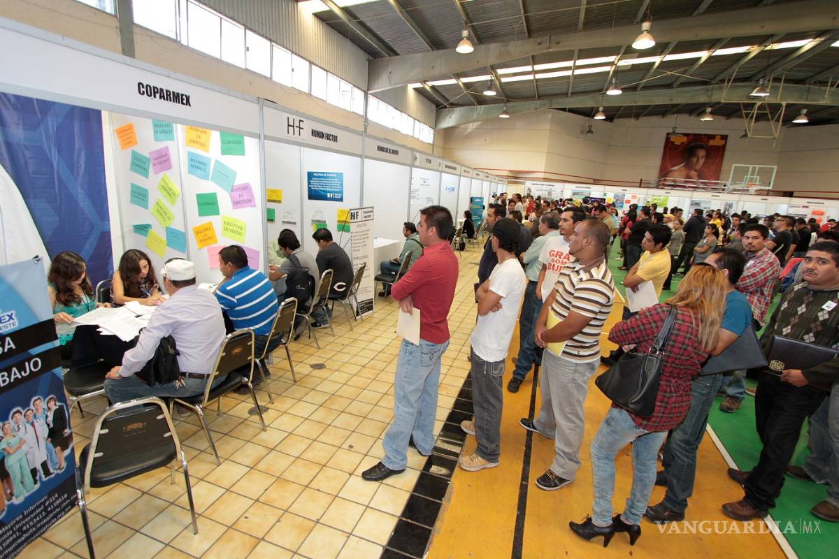 Mitad de los ‘sin trabajo’ tienen preparatoria o son profesionistas