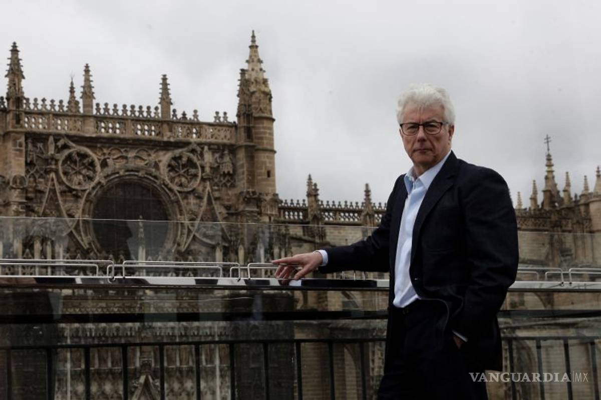 Continuación de &quot;Los pilares de la Tierra&quot;, de Ken Follet, llegará en septiembre