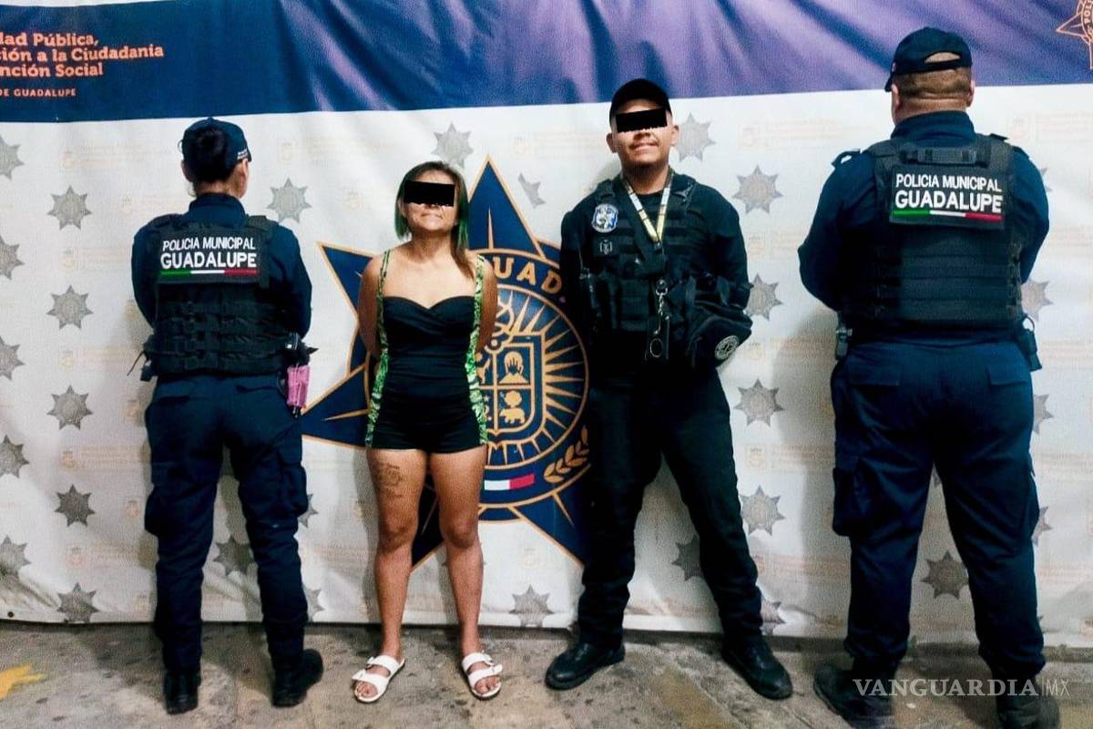 Cae joven que se hacía pasar por policía y vestía chaleco con la leyenda “Operaciones especiales”, en NL