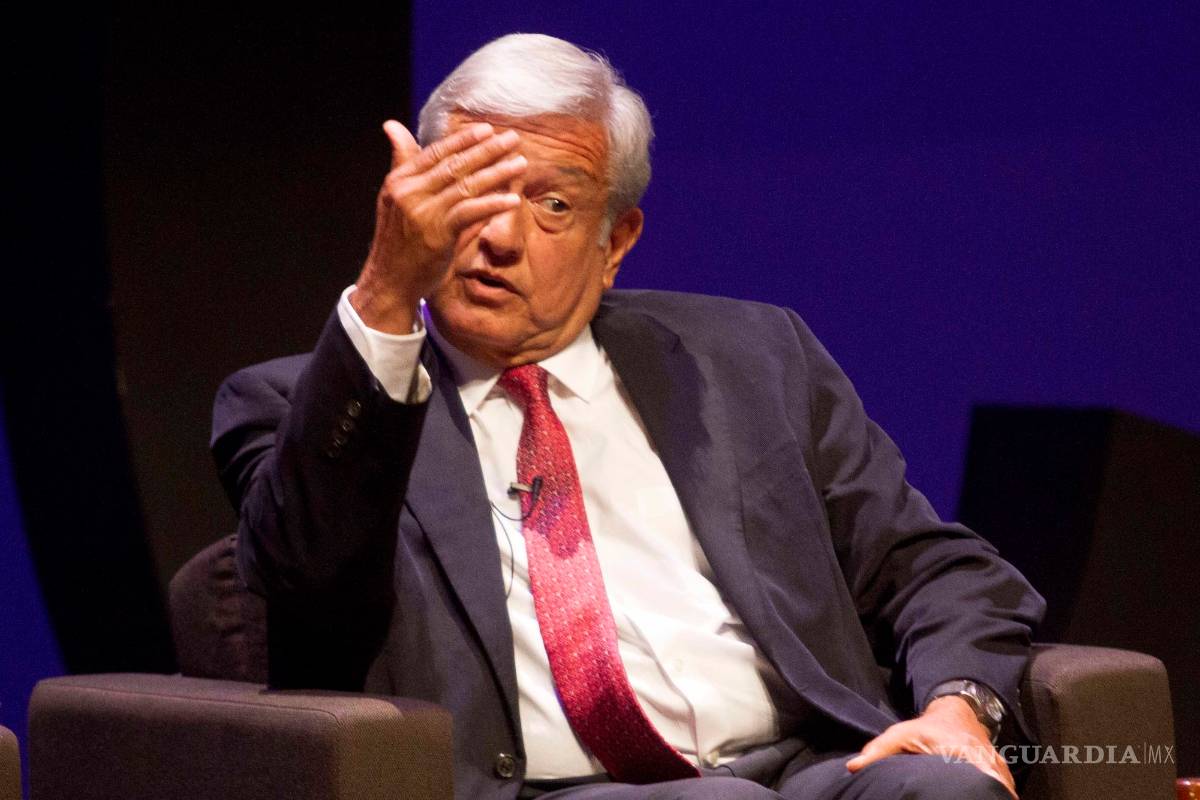 Ovacionan a AMLO en el Tec de Monterrey: 'Pre-si-dente, Pre-si-dente', gritan