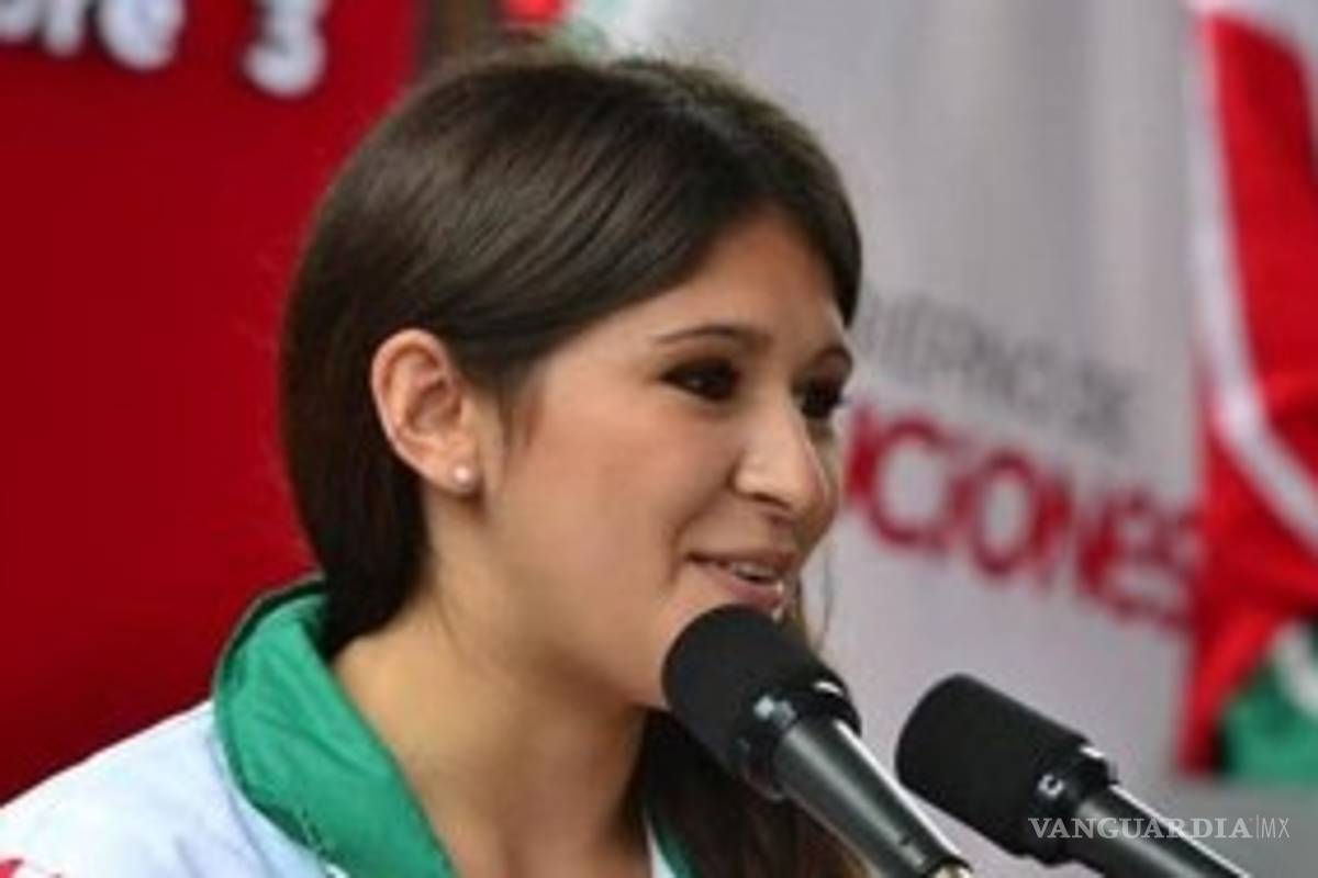 Syntek y Danna Paola, interperetarán el tema de Toy Story 3