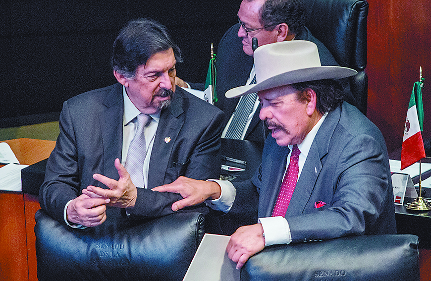 Va el senador Gómez Urrutia por regularizar el outsourcing