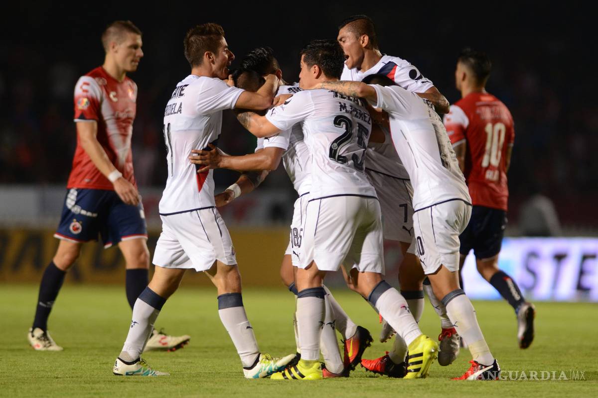 Para Chivas, 'Avión' con destino a la victoria