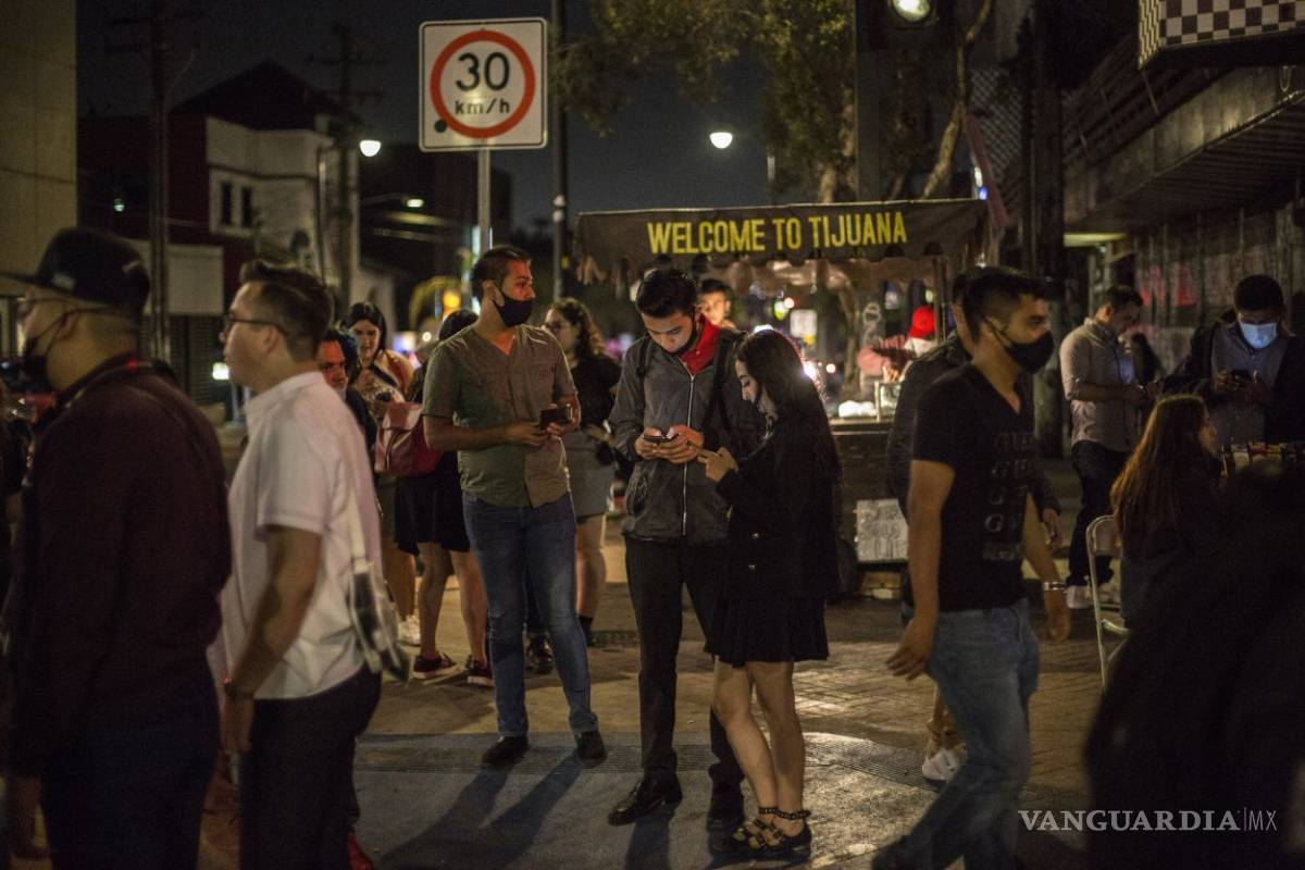 Jóvenes, protagonistas de la tercera ola de COVID-19 en México