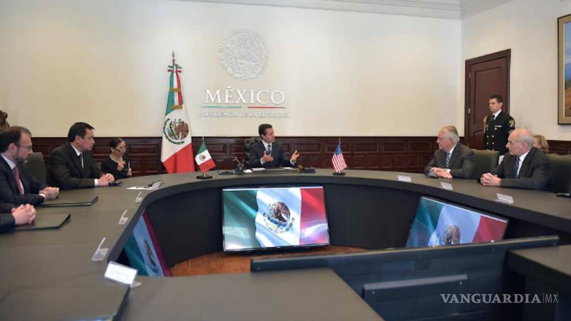 Presidencia afirma que Peña Nieto dijo a los enviados de Trump que México negociará de manera integral