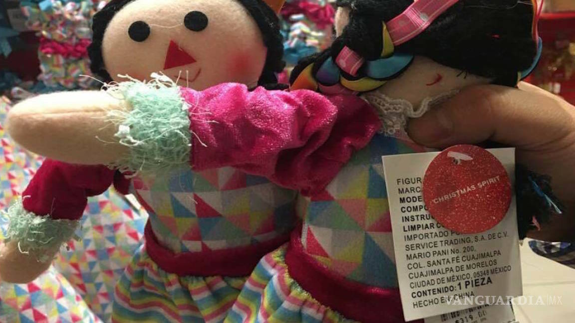Critican a Liverpool por vender muñecas mazahuas hechas en China