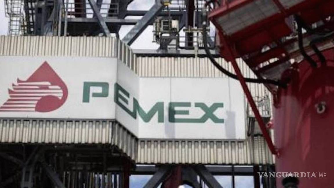 Advierte Moody's que apoyo frecuente a Pemex arriesga perspectiva de México