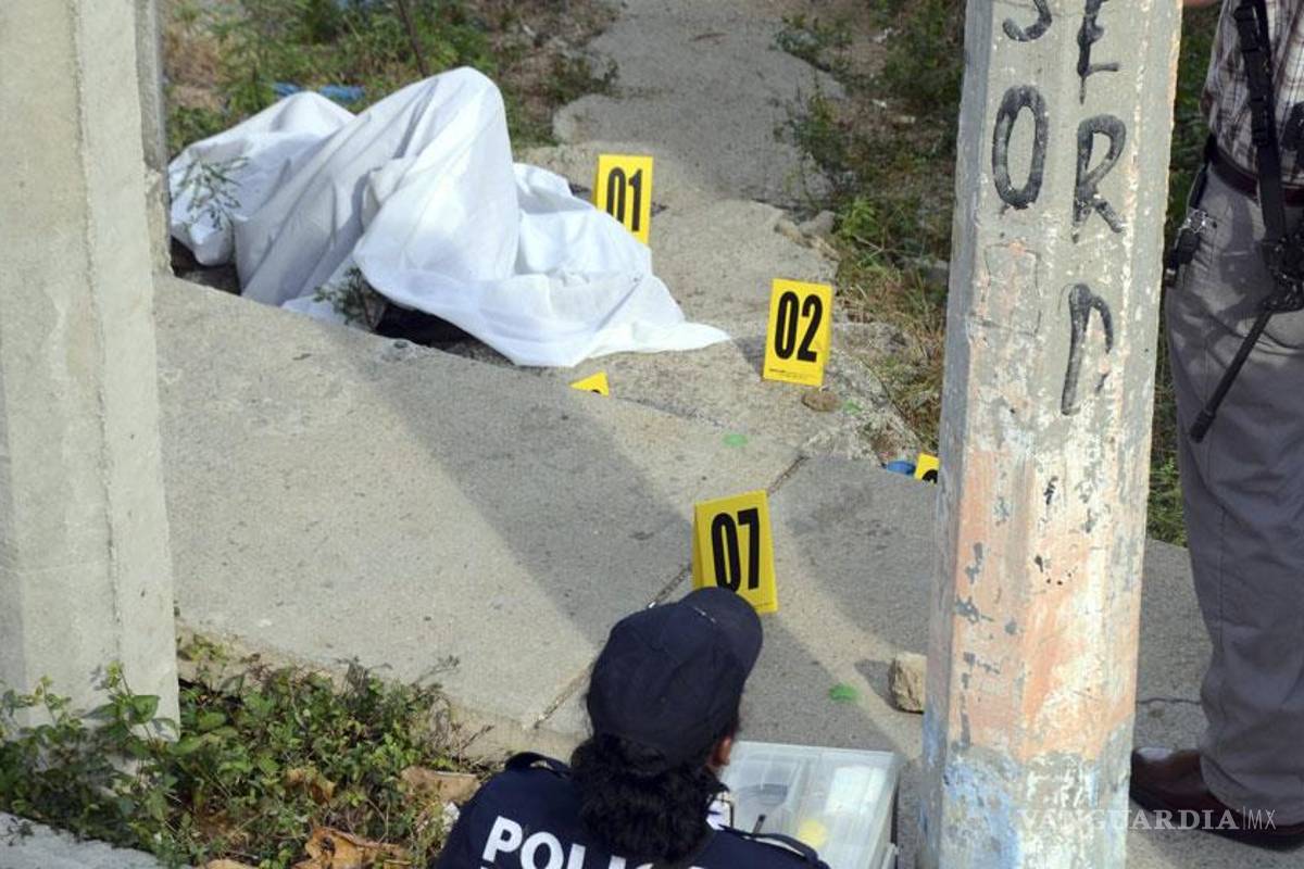 Calcinan a dos en cajuela de auto en Morelos