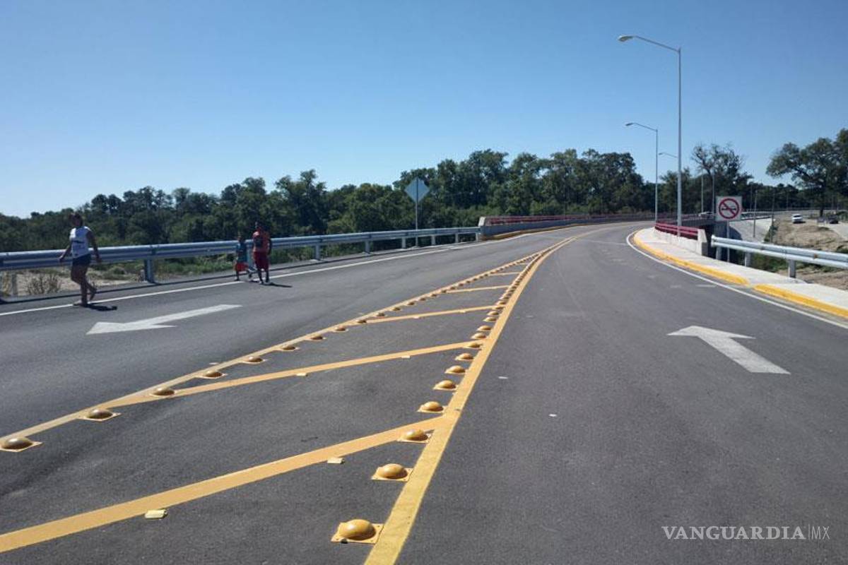 Construyen puente Centenario sobre el río Escondido, en Piedras Negras